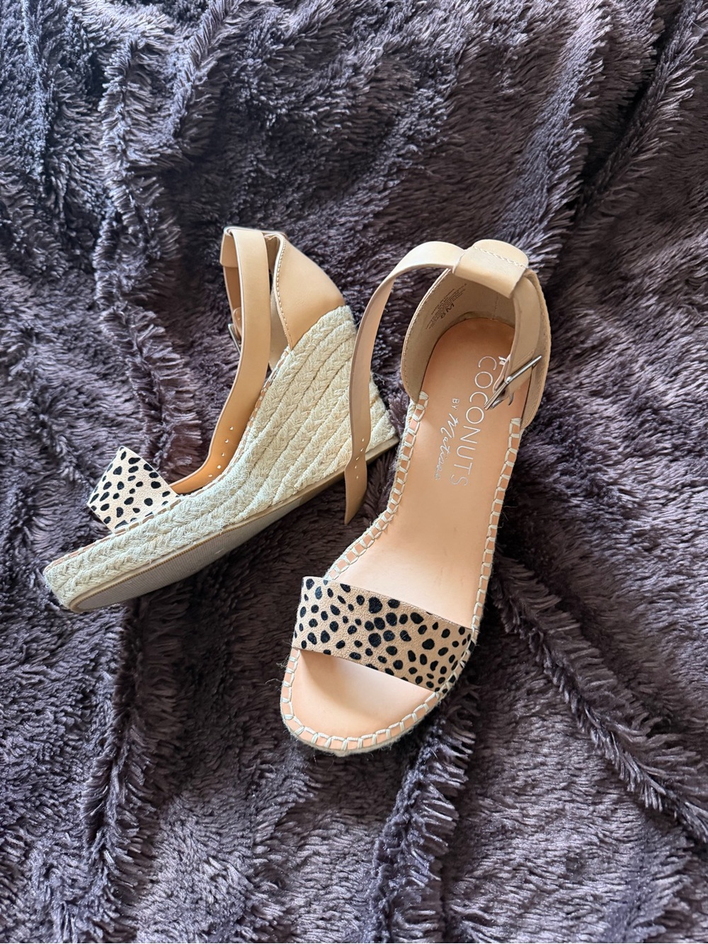 Coconuts by Matisse Tan Espadrille Wedges with Black Spot Strap NWOT Size 8